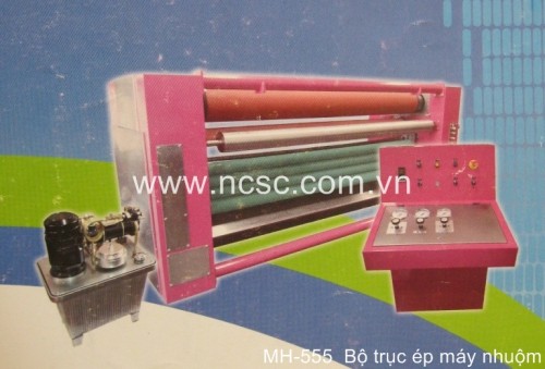 Padder for dyeing machine